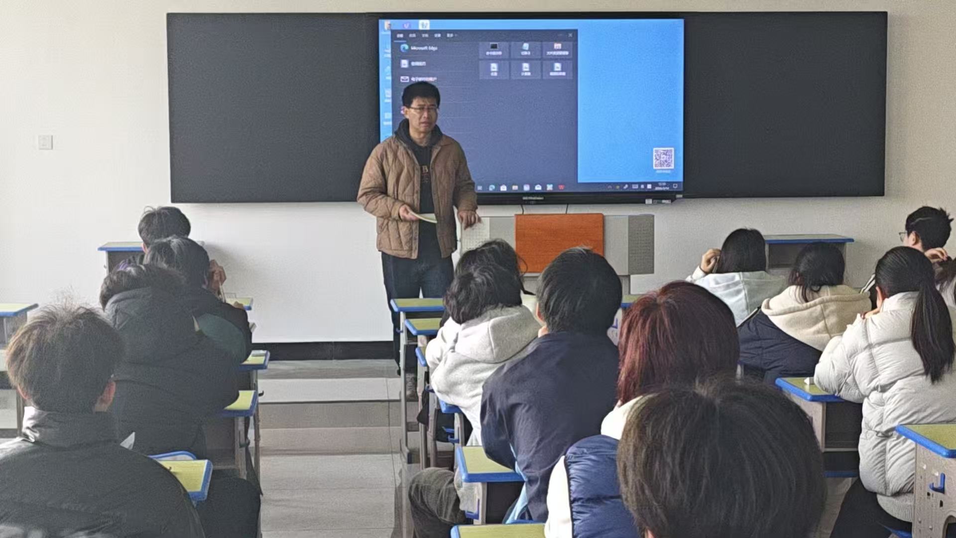 实战演练淬本领 生命安全记心间——南通峻华中等职业学校开展新校区首场消防应急疏散演练(图1)