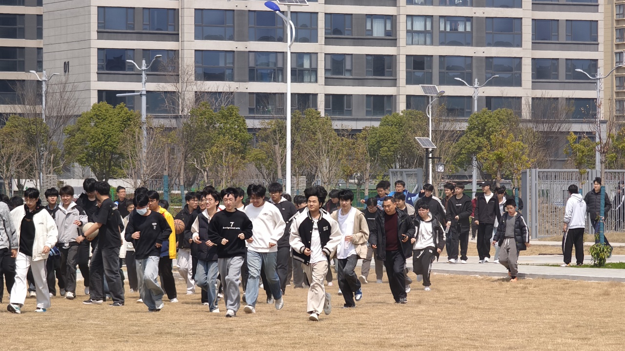 安全“练”起来,青春更精彩——峻华中职开展第二次消防疏散演练(图15)